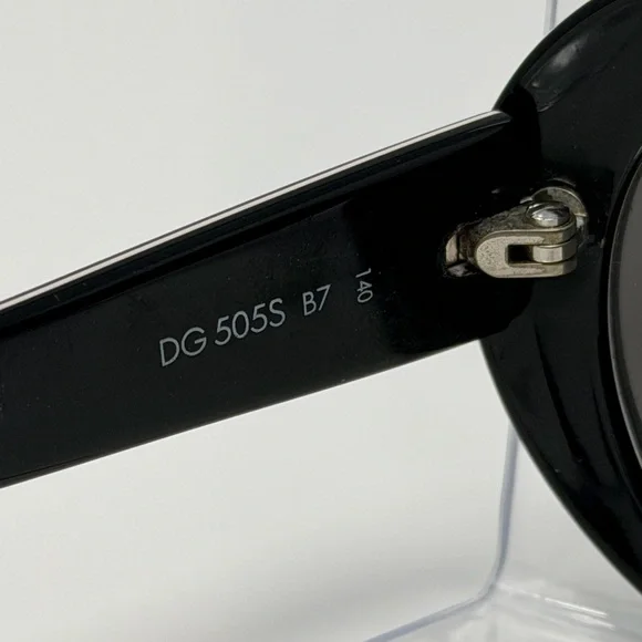 ❌ SOLD ❌ Dolce & Gabbana Glossy Black Oval Sunglasses EUC - Picture 5 of 8